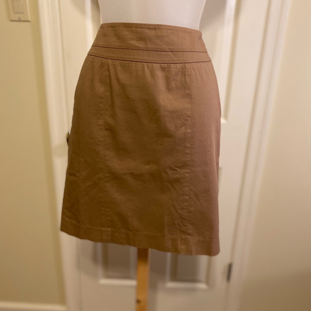 LOFT - Woman’s tan color midi pencil skirt, Size: 00P